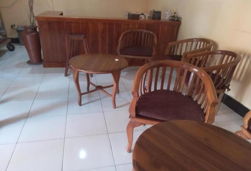 فندق Capital O 93391 Golden Manggis