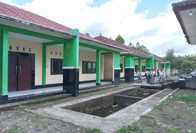 فندق Capital O 93391 Golden Manggis