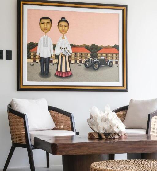 هتل La Zarene Suites