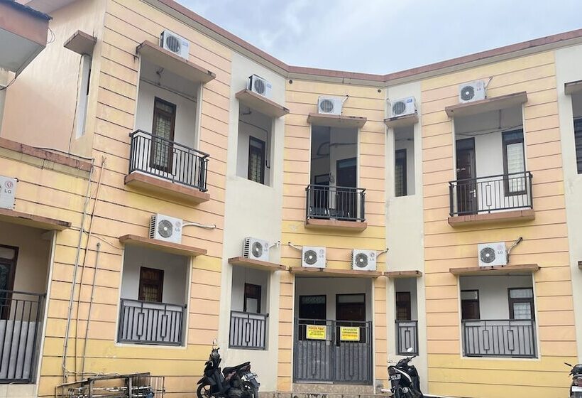 هتل Oyo 93380 Penginapan Mangkoe Barokah