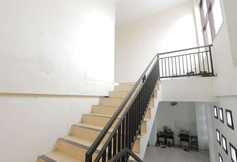 هتل Oyo 93380 Penginapan Mangkoe Barokah