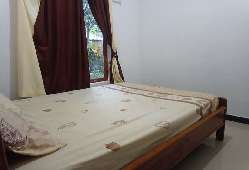 فندق Oyo 93408 Penginapan Annisya