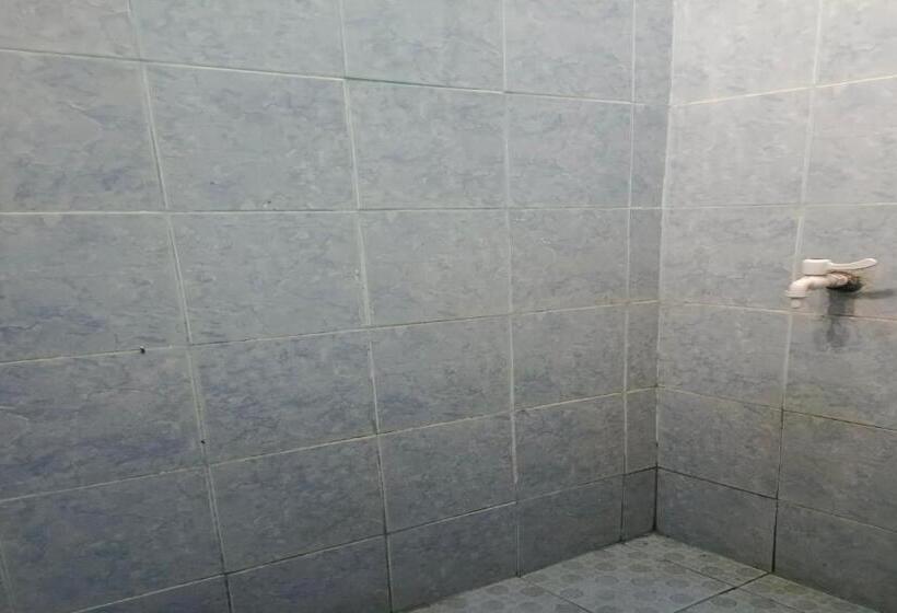 ホテル Spot On 93375 Elang Homestay