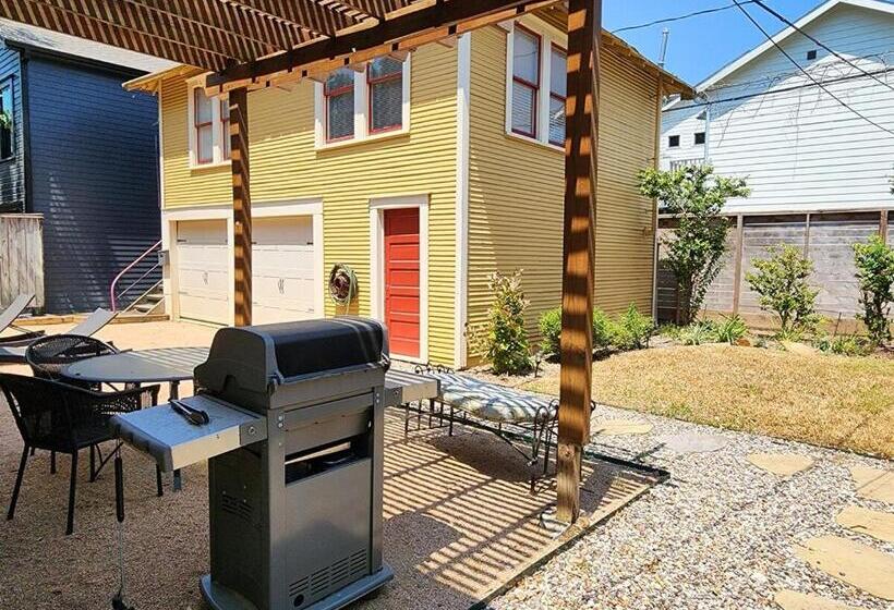 پانسیون Cute & Quiet Garage Apt Home