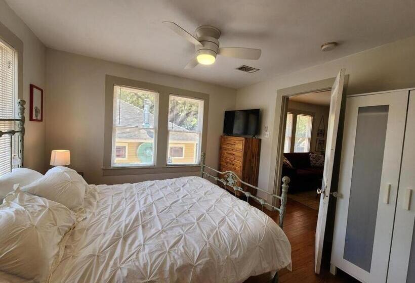 پانسیون Cute & Quiet Garage Apt Home