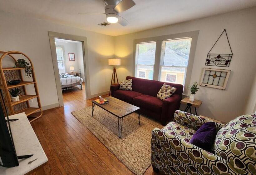 پانسیون Cute & Quiet Garage Apt Home