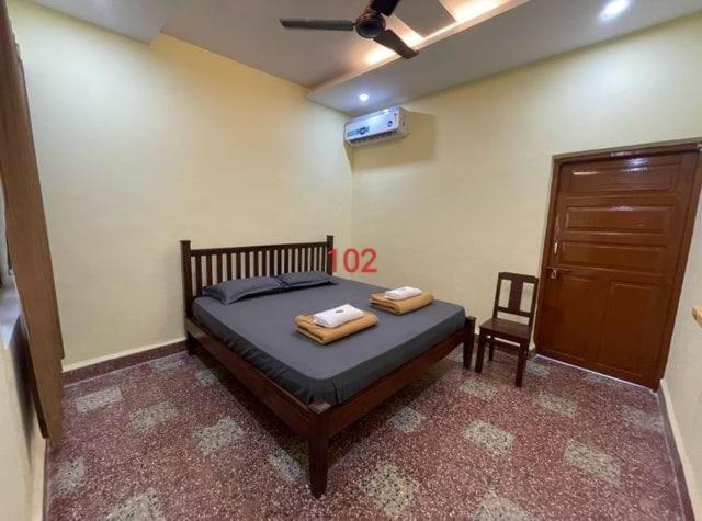 پانسیون Dhruv Guest House