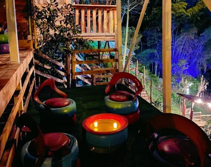 پانسیون Hostel Paraiso De Colores