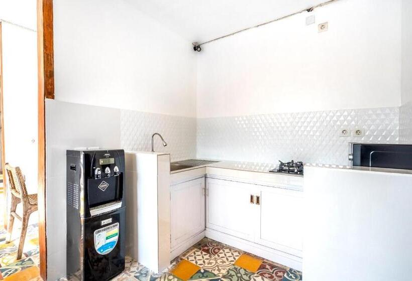 膳宿费 Lumturi House   Centrally Located