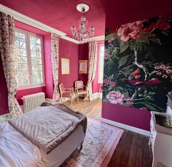 Bed and Breakfast Maison De Mags & Mags Marie Antoinette Room