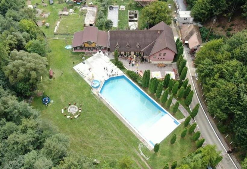 Bed and Breakfast Virágcsárda / Casa Cu Flori Events & Rooms