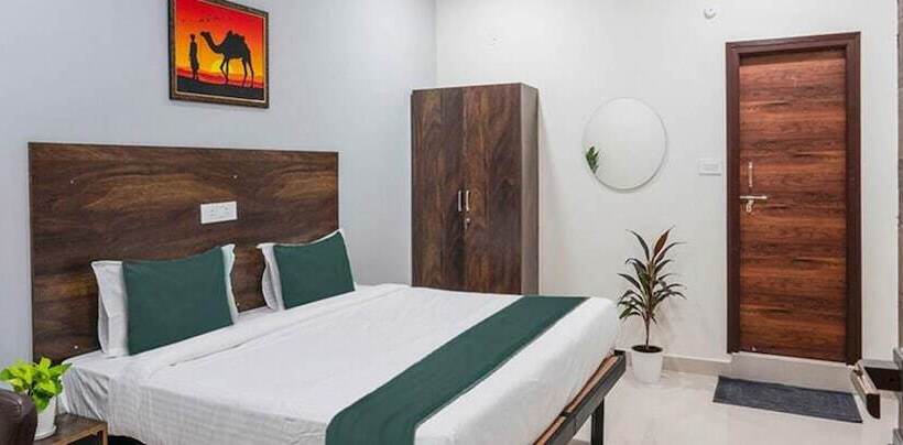 هتل Fabexpress Grand Aarvi Prime Nr Gsm Mall