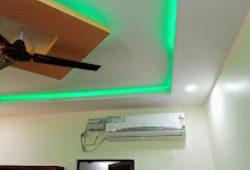 ホテル Anshika Yatri Niwas Madhya Pradesh