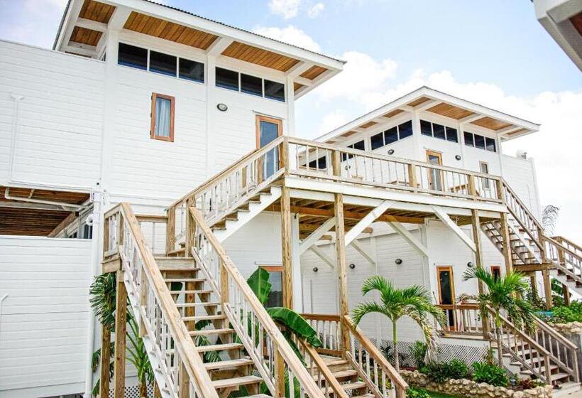 Отель Aruna Resort & Villas