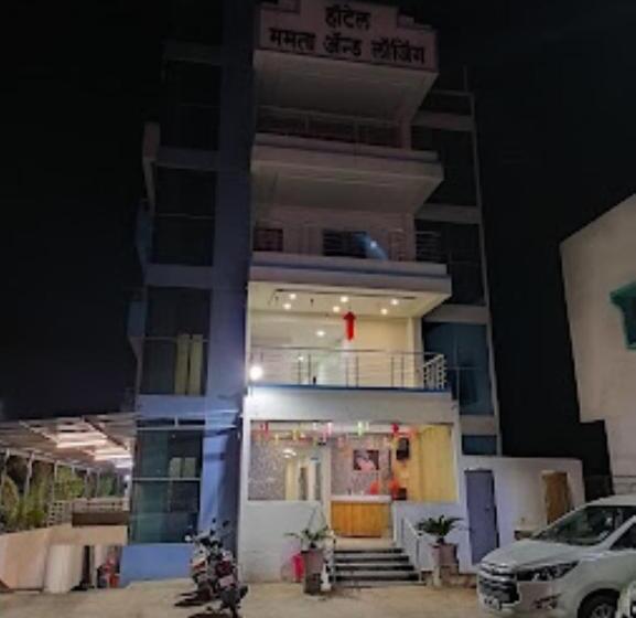 호텔 Mamta And Lodging, Shani Shingnapur