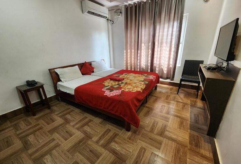 فندق Megha Resort