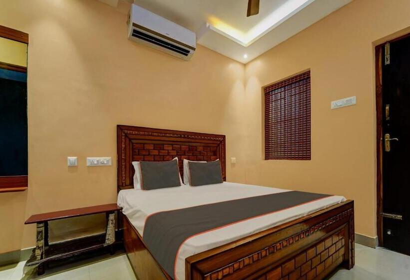 فندق Oyo Flagship Classique Inn Farm Stay