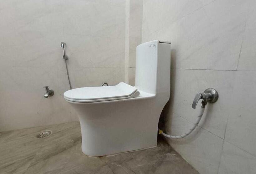 ホテル Oyo Flagship Darbar Guest House