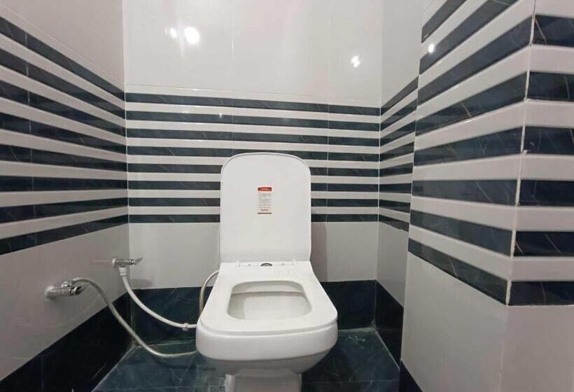 ホテル Oyo Flagship Darbar Guest House