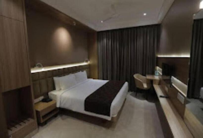 فندق Radiance, Ahmednagar