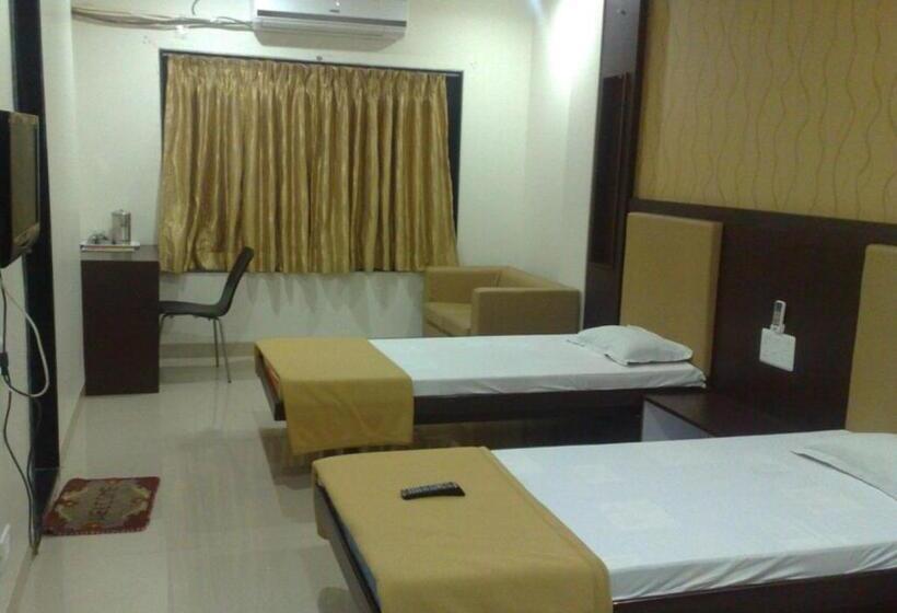 酒店 Sangram Palace Shirur