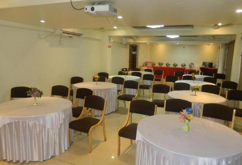 酒店 Sangram Palace Shirur