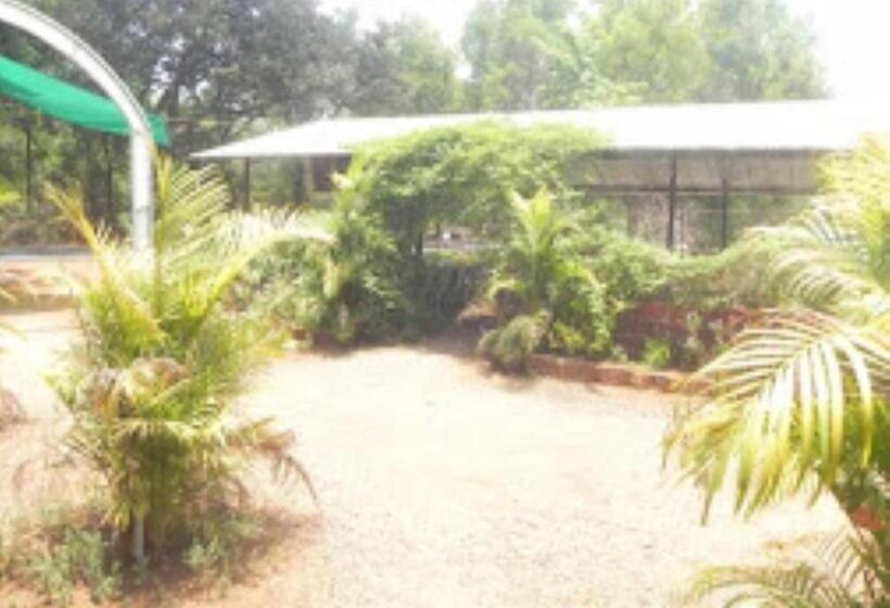 בית מלון כפרי Vrindavan Niwali