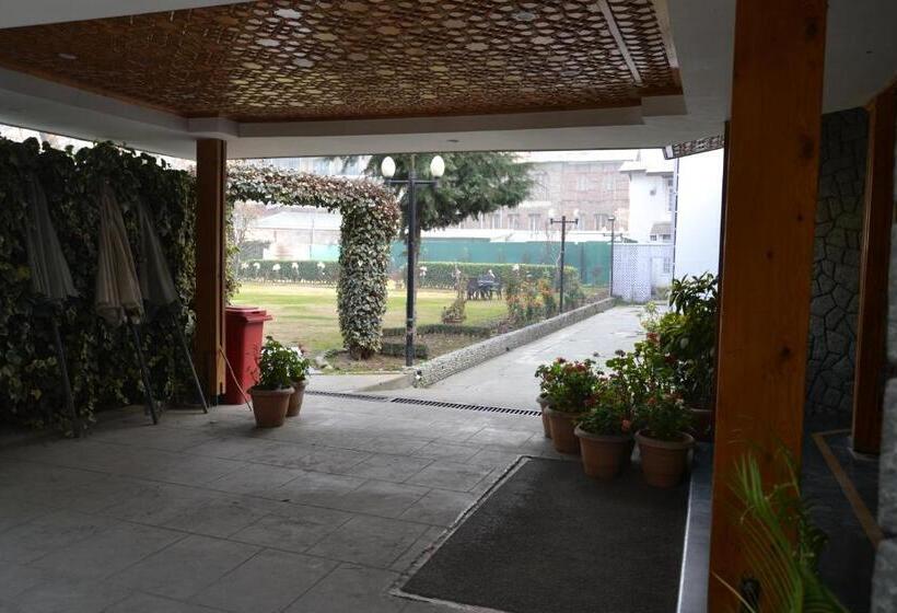 בית מלון כפרי Zippino 3s3