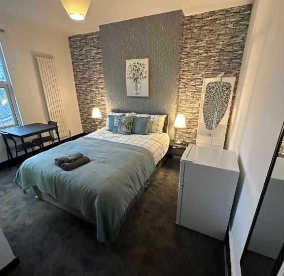 פנסיון 10 Minutes To Central London Vaux