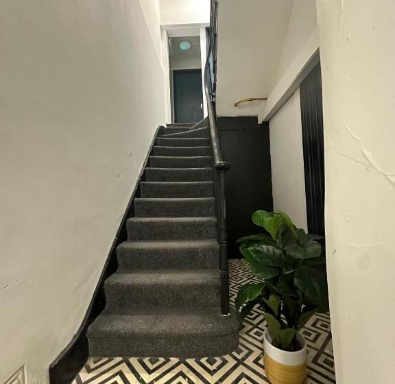 פנסיון 10 Minutes To Central London Vaux