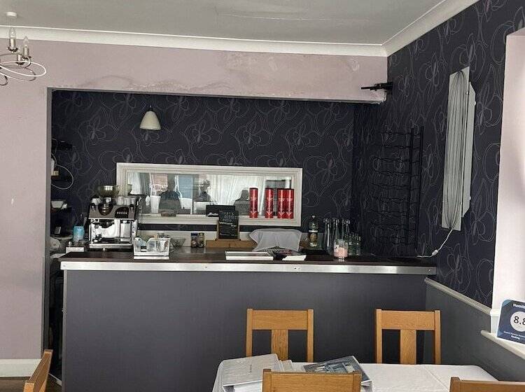 بنسيون Windsor Wine & Dine