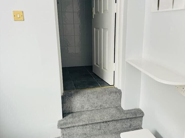 بنسيون Windsor Wine & Dine