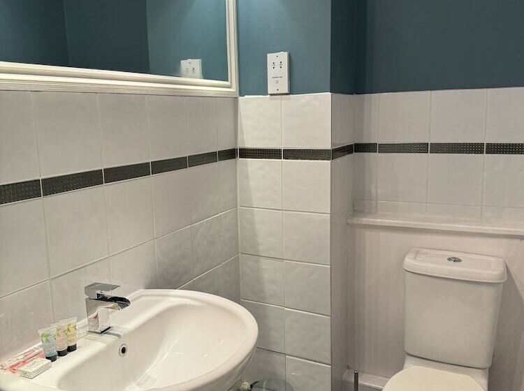 بنسيون Windsor Wine & Dine