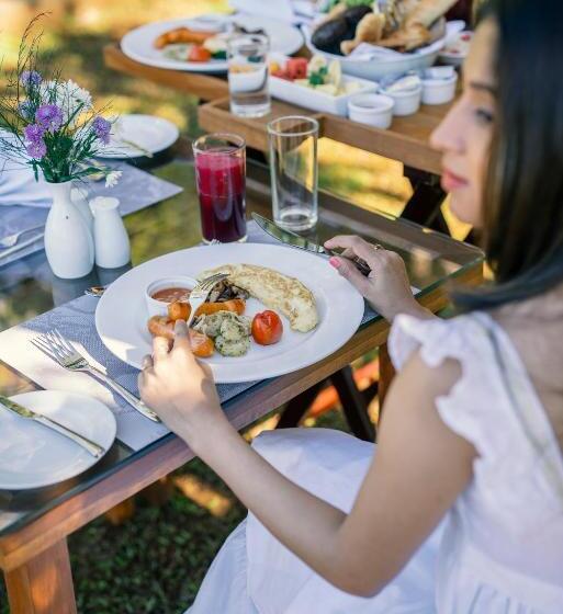 אתר נופש Celestial Hills   Villas & Suites By The Clarks