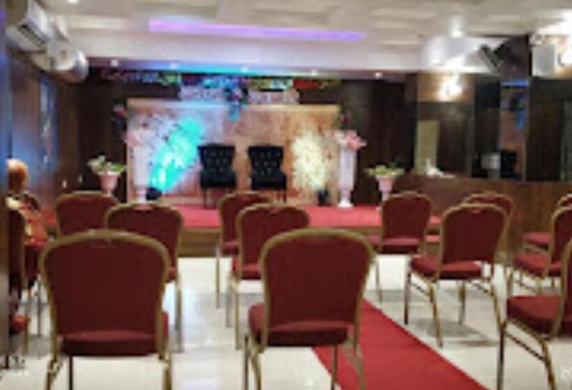 호스텔 Marvel Inn Shirur