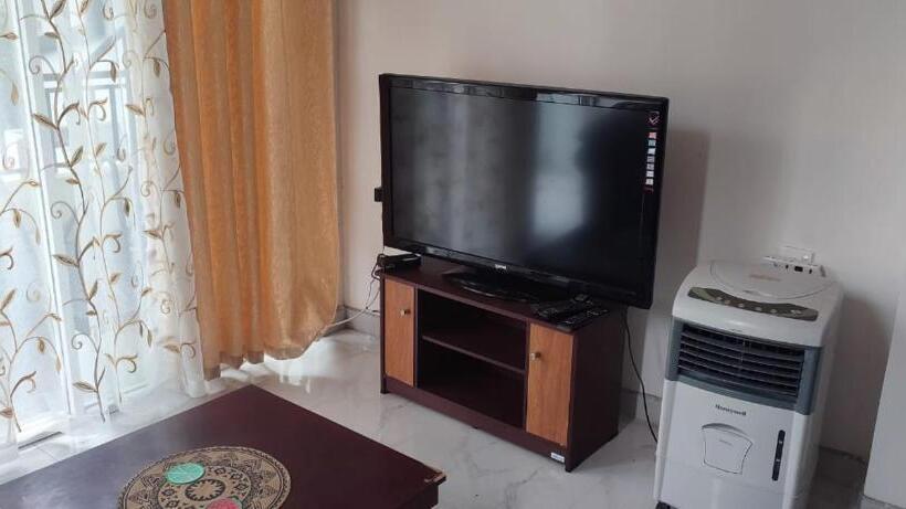 Blossoms Apartment 20 Min From Air Port