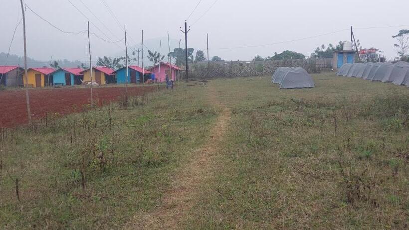 בית מלון כפרי Bommarillu Farm Stay