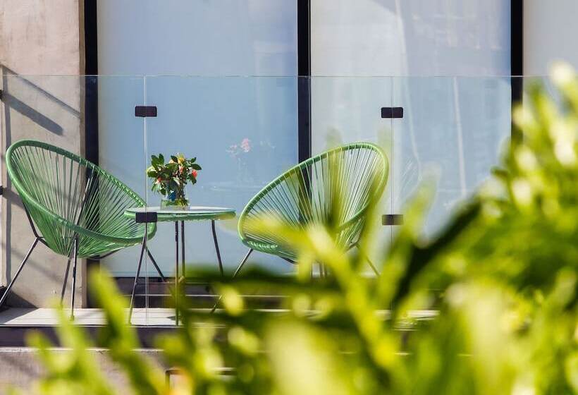 فندق Kuko Suites