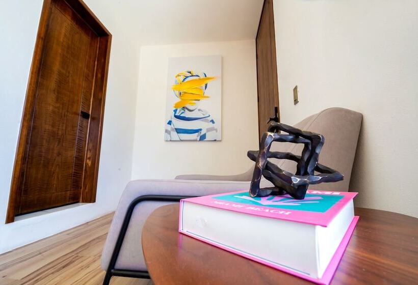 فندق Kuko Suites