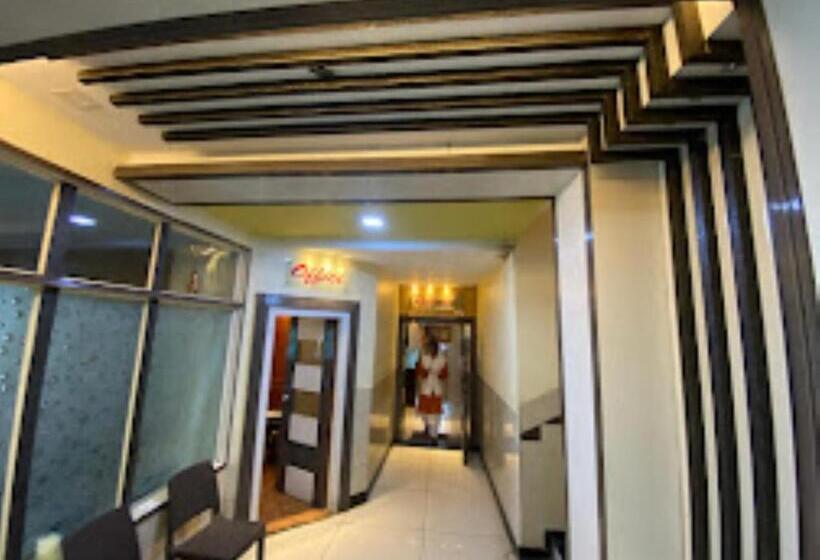 酒店 Radhika Place And City Palace, Parbhani