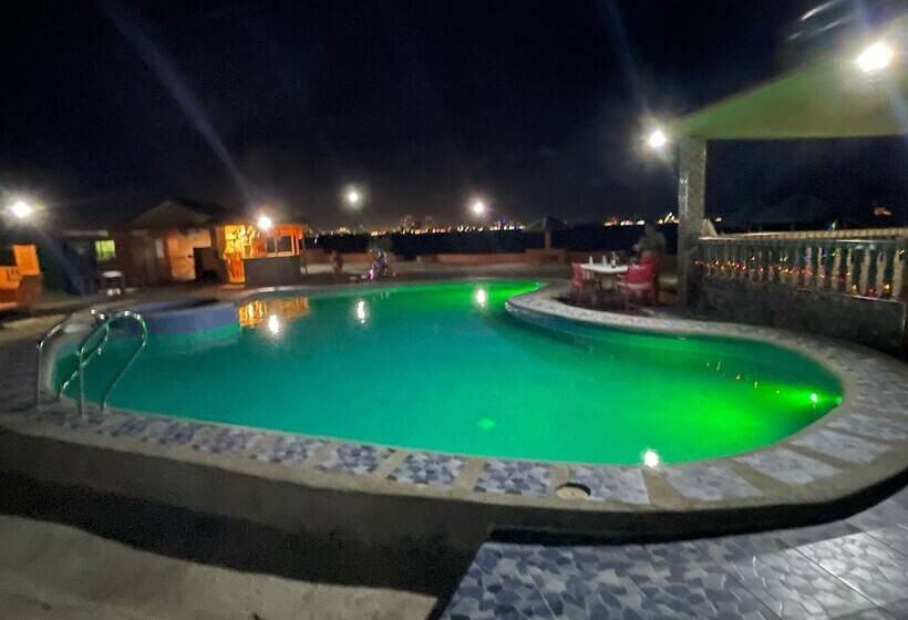 בית מלון כפרי Rainbow Beach Bar & Resort