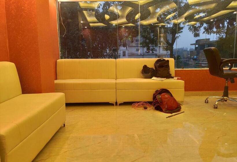 בית מלון כפרי Royal View Residency