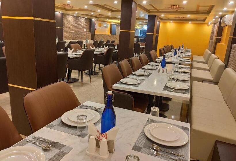 בית מלון כפרי Royal View Residency