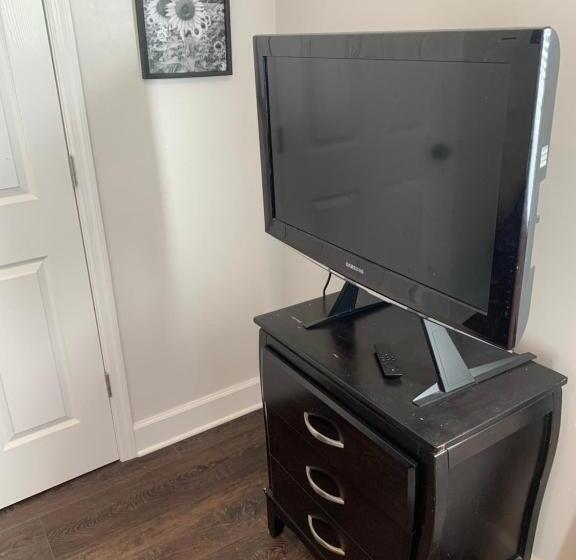 بنسيون Beautiful Private Suite In Upscale Neighborhood. Down The Road From Nature Park And Restaurants Etc