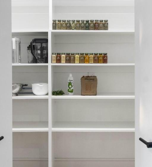 پانسیون Ellum House