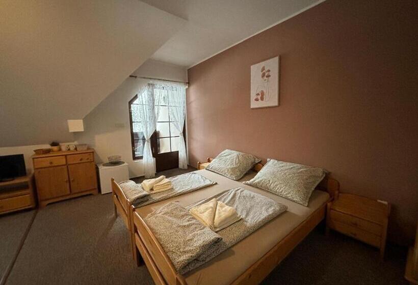 پانسیون Penzion Verde Rosa