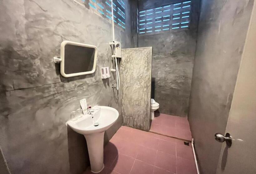 بنسيون Seaview Hopper Phuket House