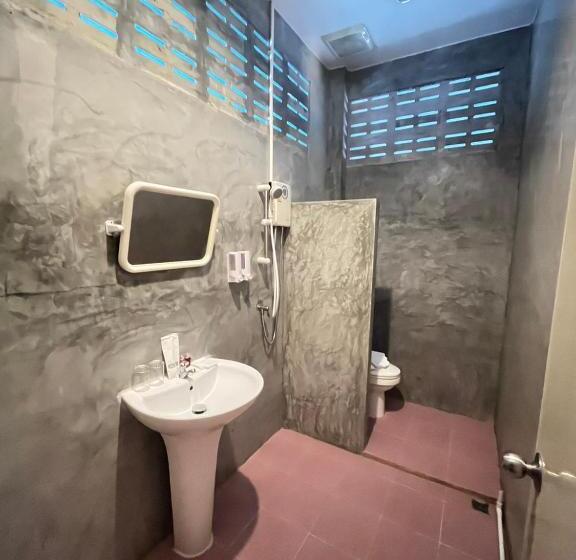 بنسيون Seaview Hopper Phuket House