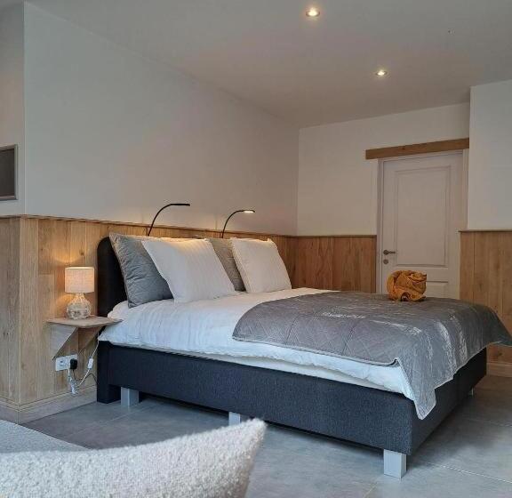 تختخواب و صبحانه D&d  Domein Den Buiten