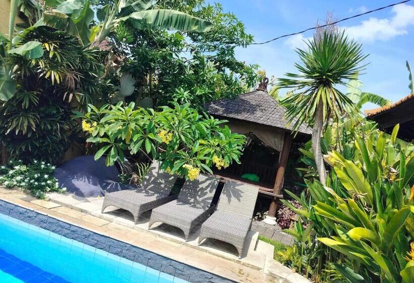 مبيت وإفطار Villa Layang Bulan